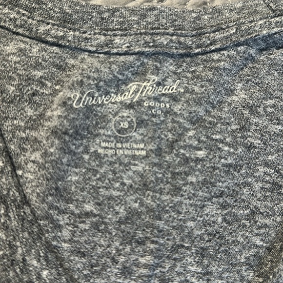 Universal Thread Top - Picture 2 of 2